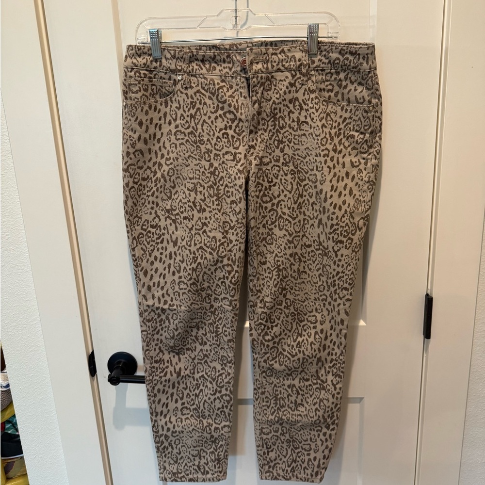 White House Black Market Ladies Animal Print The Skinny Jeans.  Size 12.
